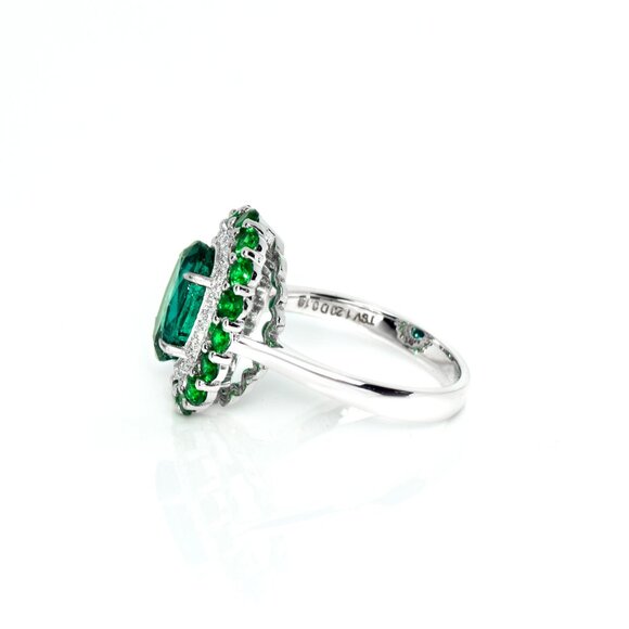 Emerald Ring - Picture 4 of 8